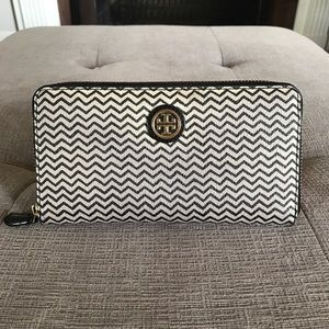 Tory Burch Kerrington Zip Continental Wallet